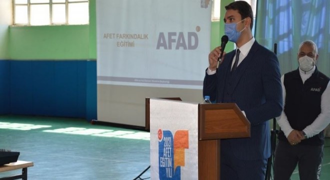  İspir'de muhtarlara afet semineri verildi